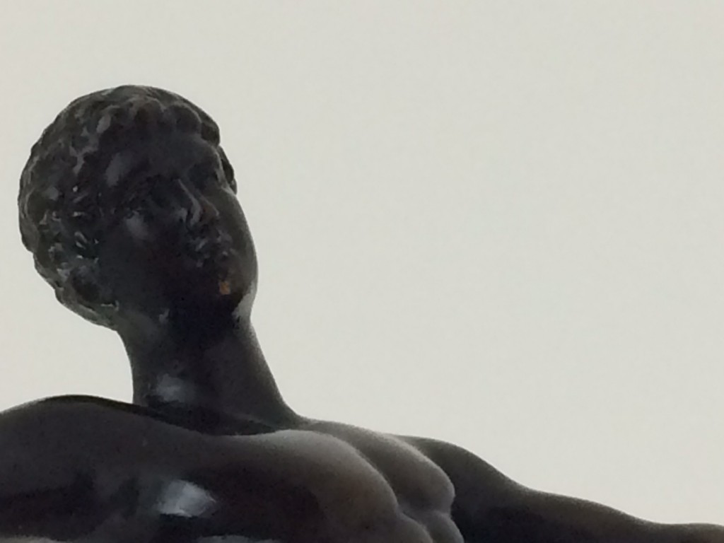 Kleine Bronzefigur "Der Diskuswerfer"