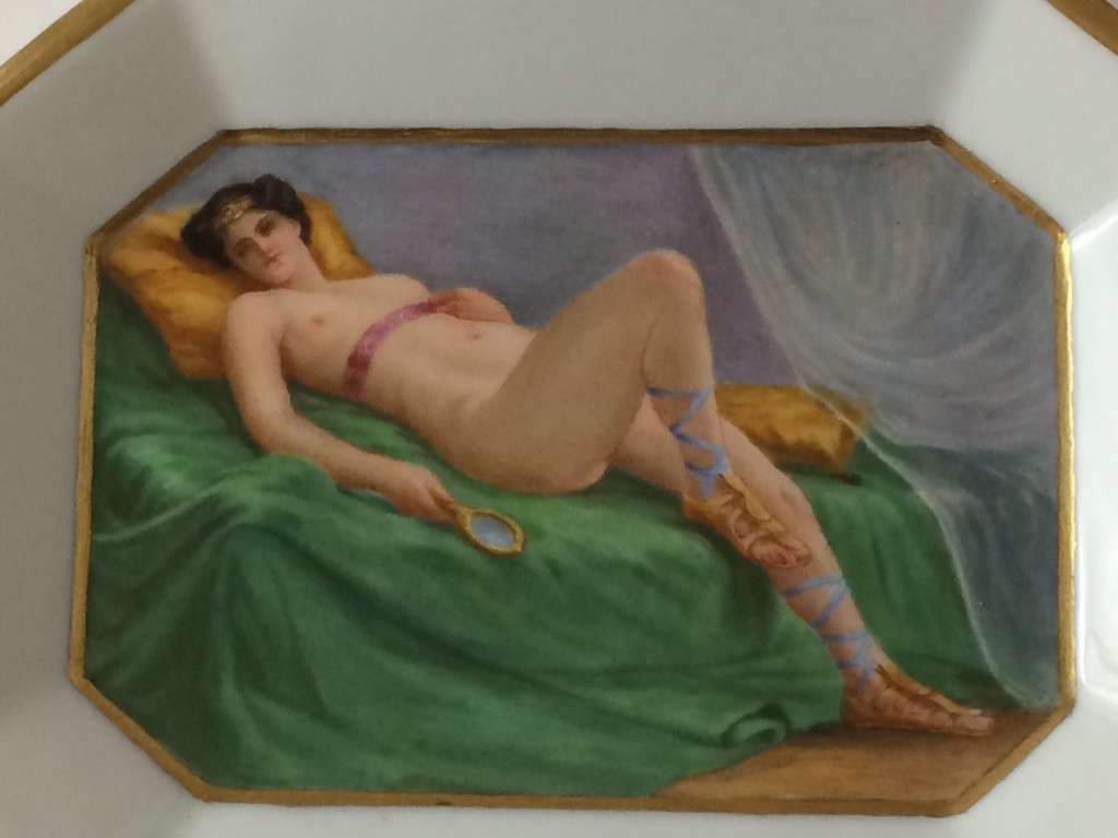 Kleines schälchen, Meissen 1924-34, "Frauenakt"