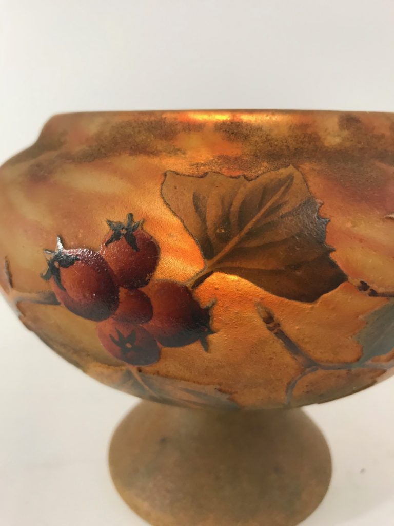 Jugendstil Glass Vase, DAUM NANCY France"Hagebutte"