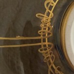 Jugendstil Enghals-Vase, KPM Berlin, Emailmalerei, Reliefgold und marmorierter Laufglasur
