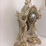 Eine prunkvolle KPM Berlin Weichmalerei Uhr