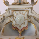 Eine prunkvolle KPM Berlin Weichmalerei Uhr