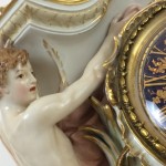 Eine prunkvolle KPM Berlin Weichmalerei Uhr