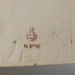 Eine prunkvolle KPM Berlin Weichmalerei Uhr