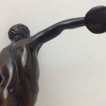 Kleine Bronzefigur "Der Diskuswerfer"