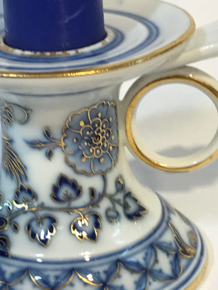 509) Kerzenleuchter "Blauer Vogel". Meissen Knaufzeit 1860 - 1924.